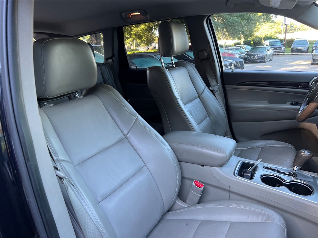 2011 Jeep Grand Cherokee Laredo photo