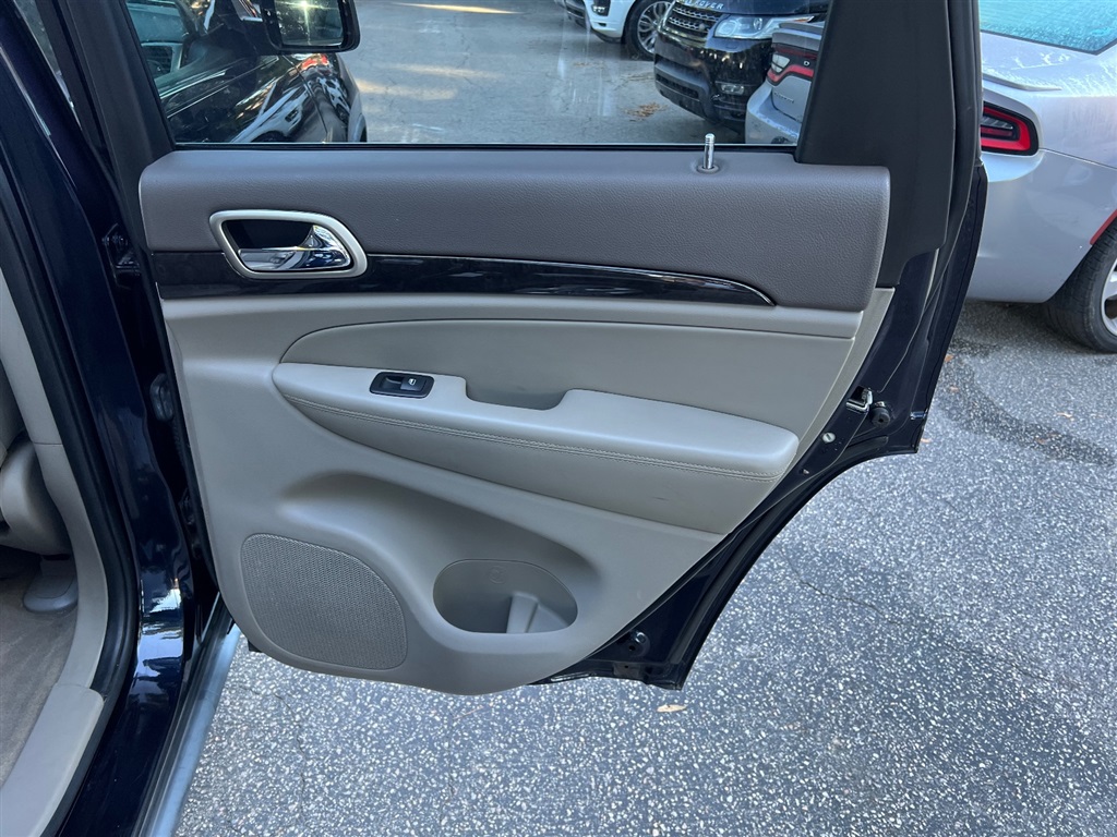 2011 Jeep Grand Cherokee Laredo photo