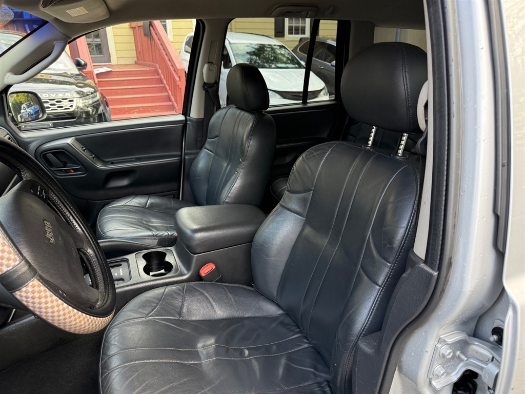 2002 Jeep Grand Cherokee Laredo photo