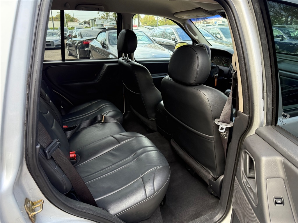 2002 Jeep Grand Cherokee Laredo photo