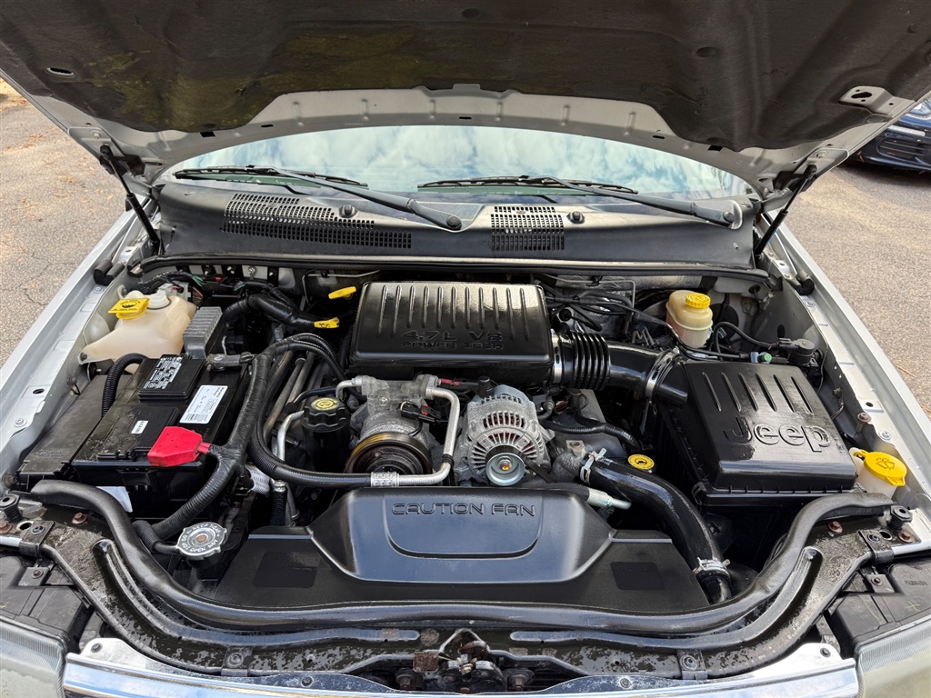 2002 Jeep Grand Cherokee Laredo photo