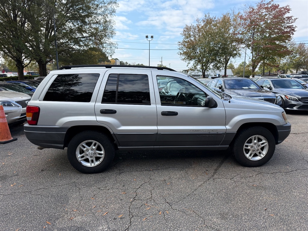 2002 Jeep Grand Cherokee Laredo photo