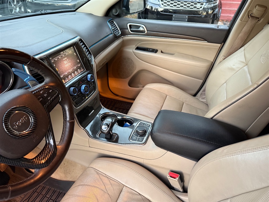 2014 Jeep Grand Cherokee Overland photo
