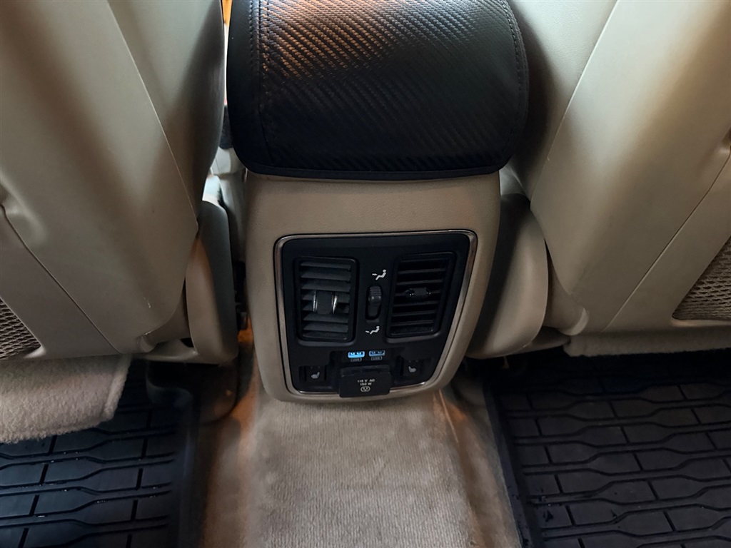 2014 Jeep Grand Cherokee Overland photo