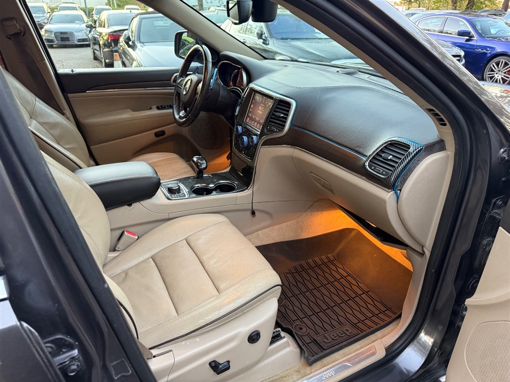 2014 Jeep Grand Cherokee Overland photo