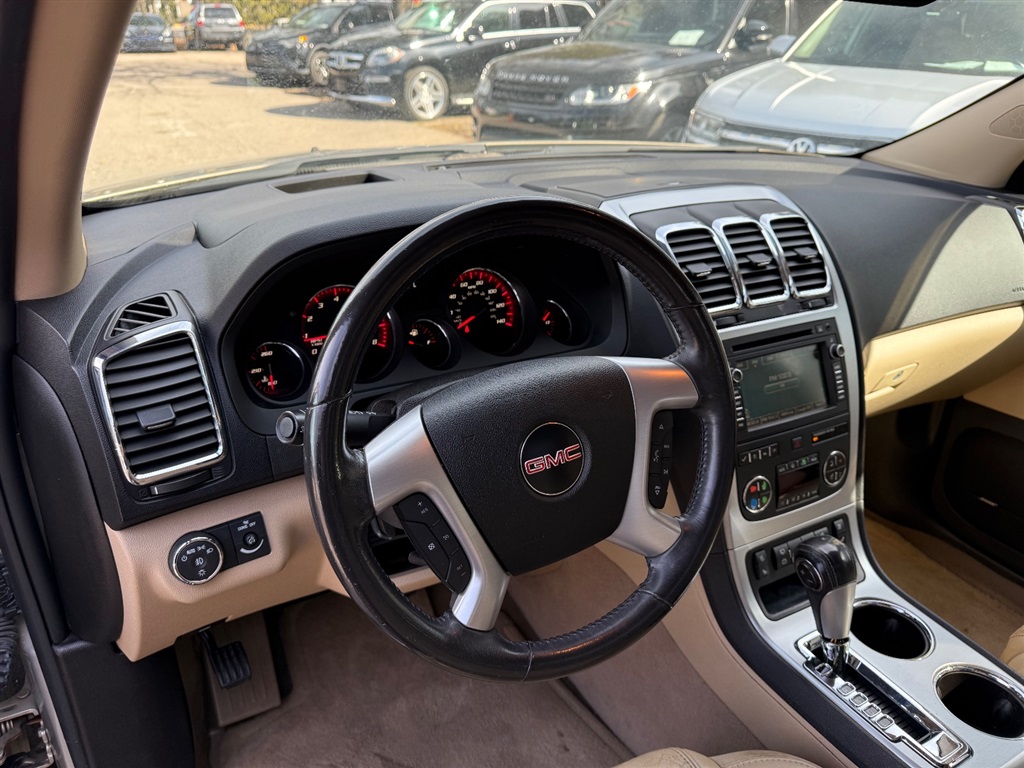 2010 GMC Acadia SLT-2 photo