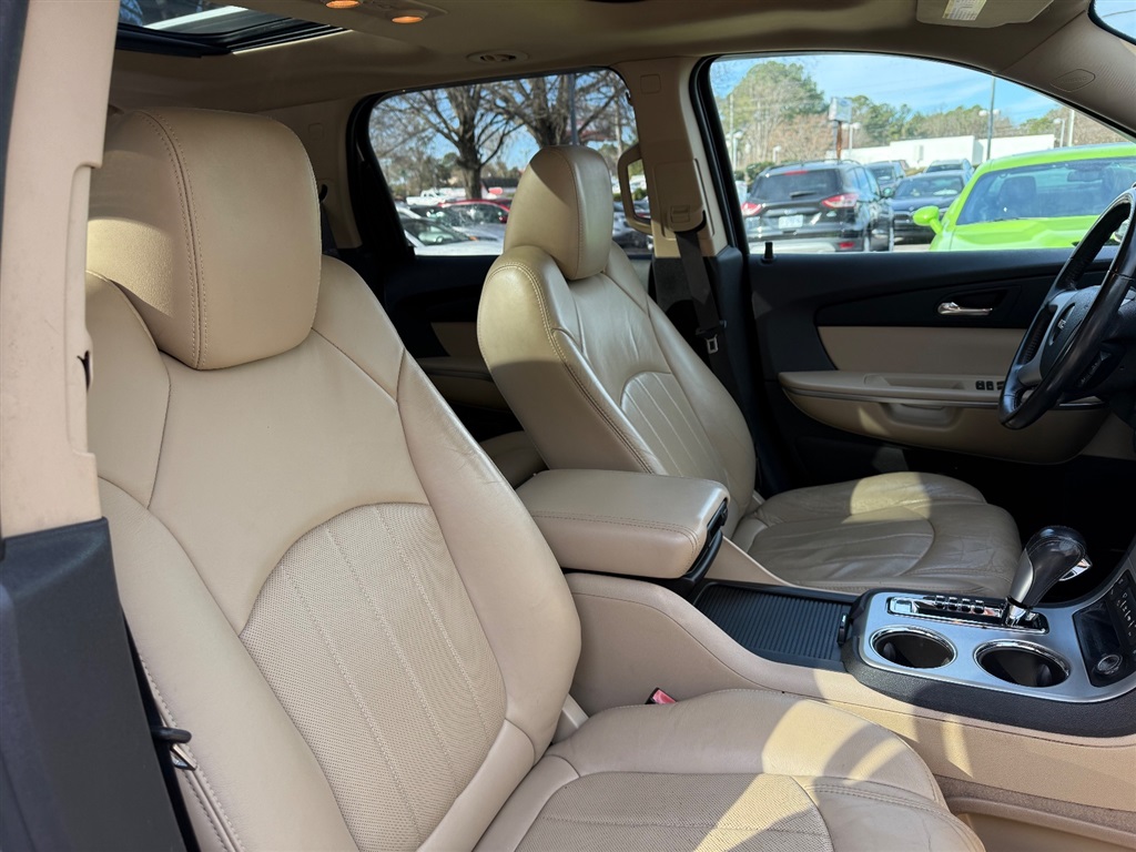 2010 GMC Acadia SLT-2 photo