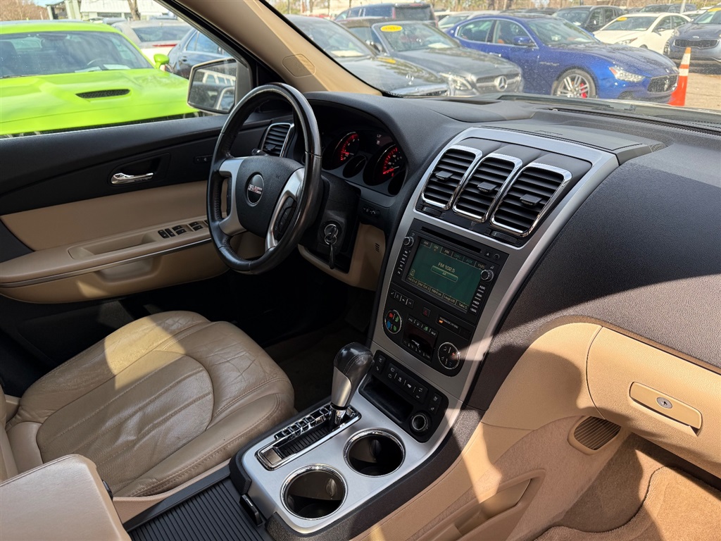 2010 GMC Acadia SLT-2 photo