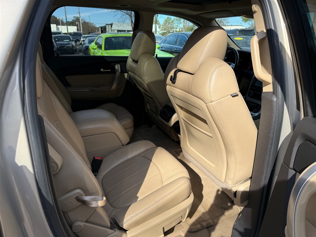 2010 GMC Acadia SLT-2 photo