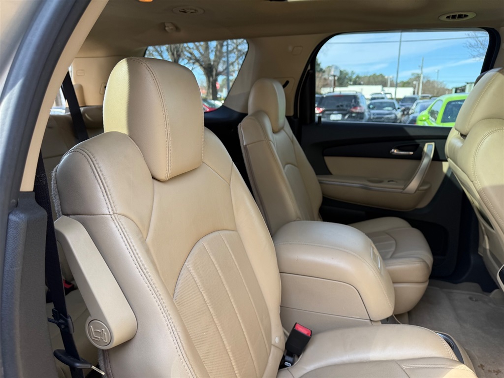 2010 GMC Acadia SLT-2 photo