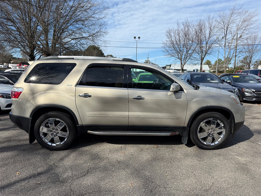 2010 GMC Acadia SLT-2 photo