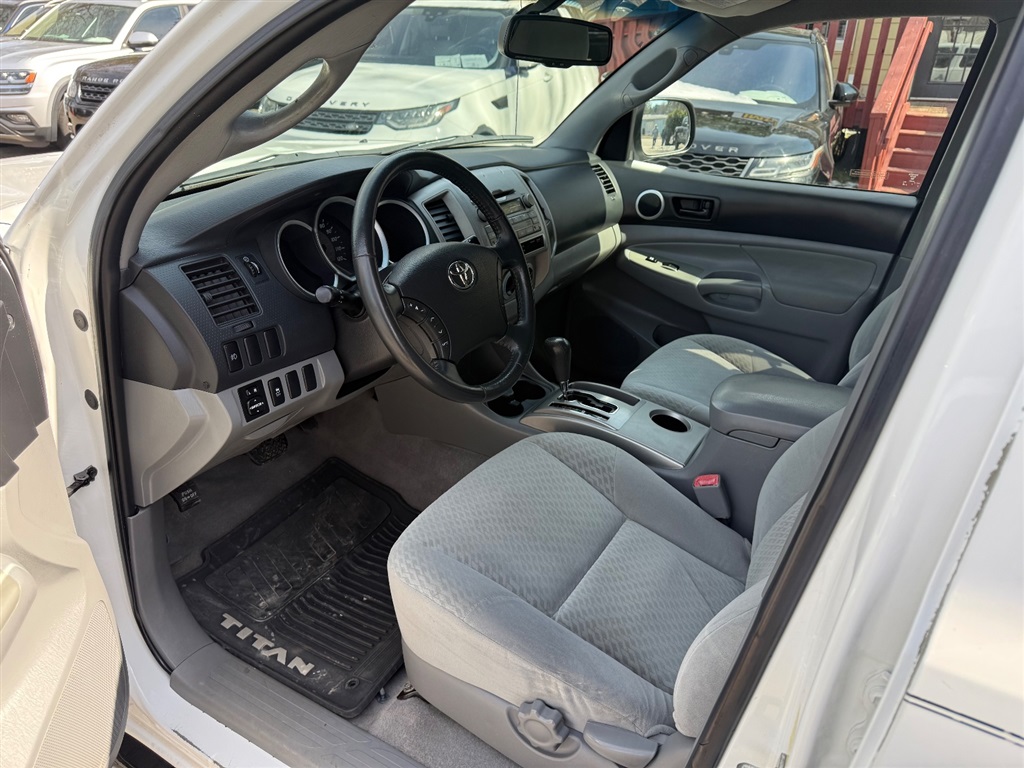 2011 Toyota Tacoma PreRunner V6 photo