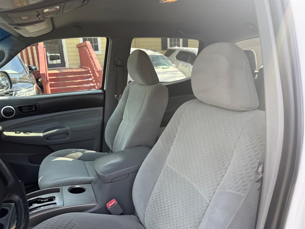 2011 Toyota Tacoma PreRunner V6 photo