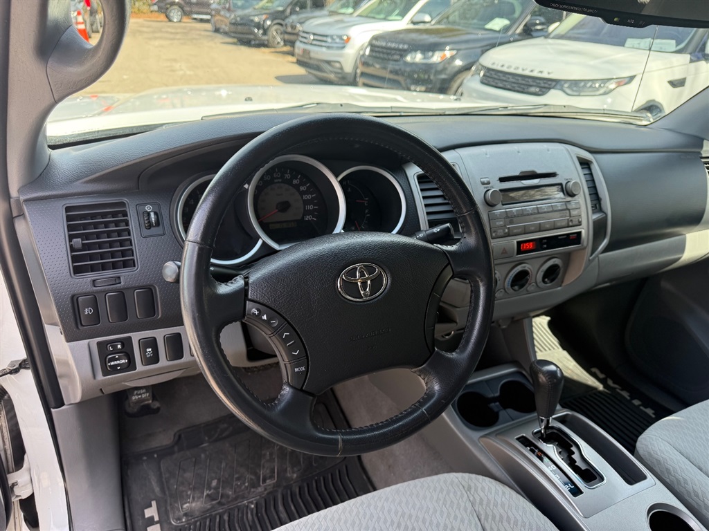 2011 Toyota Tacoma PreRunner V6 photo