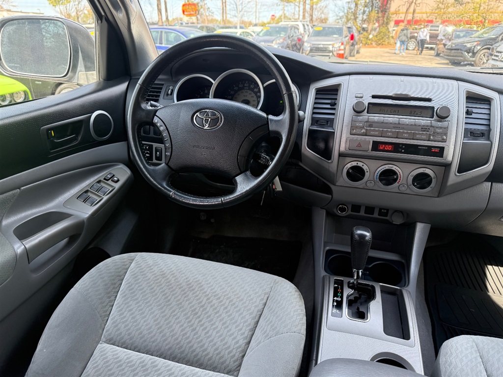 2011 Toyota Tacoma PreRunner V6 photo