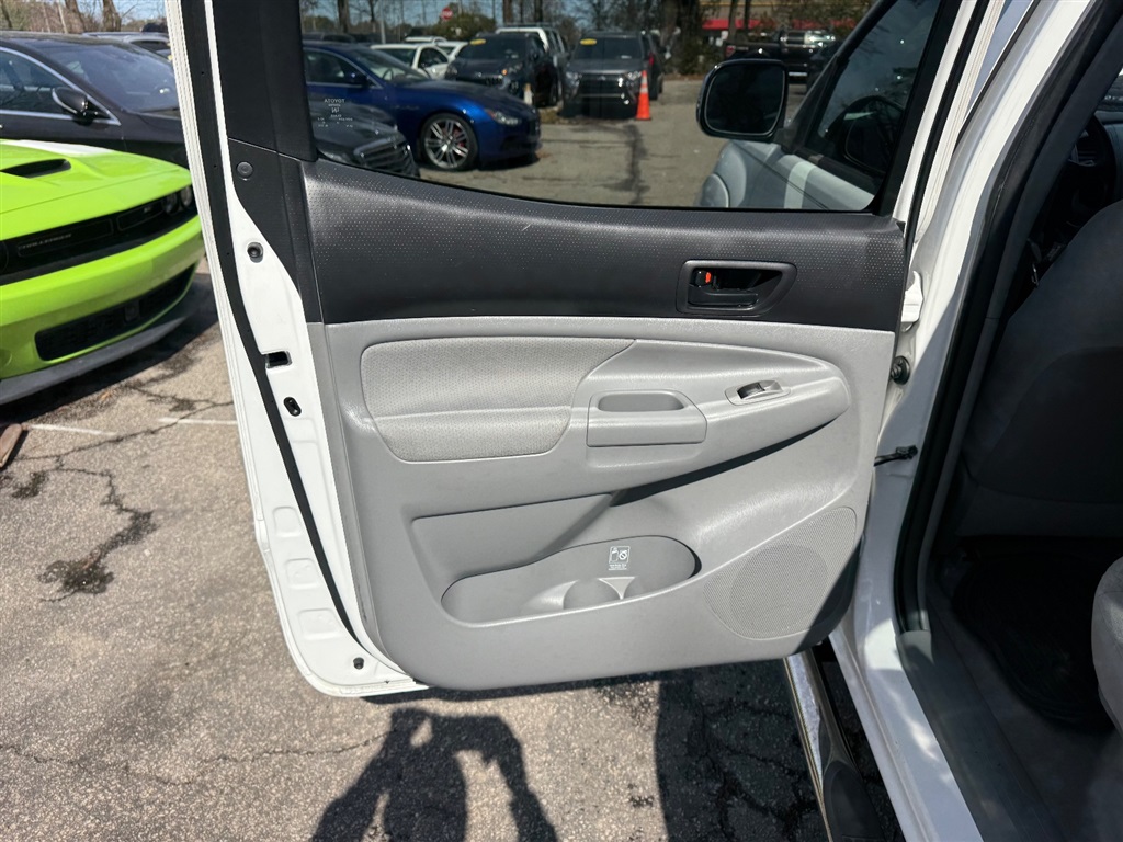 2011 Toyota Tacoma PreRunner V6 photo