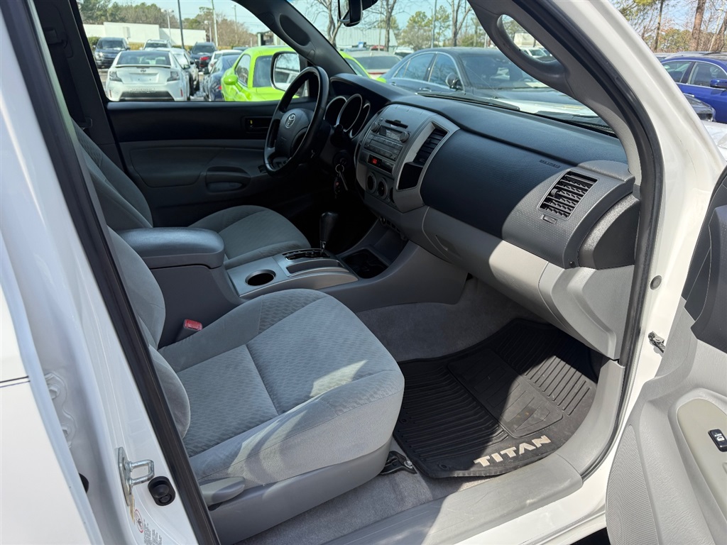 2011 Toyota Tacoma PreRunner V6 photo