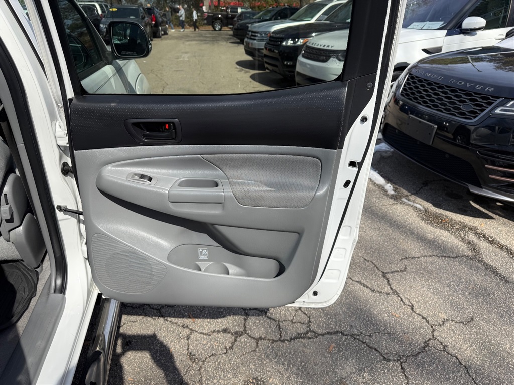 2011 Toyota Tacoma PreRunner V6 photo