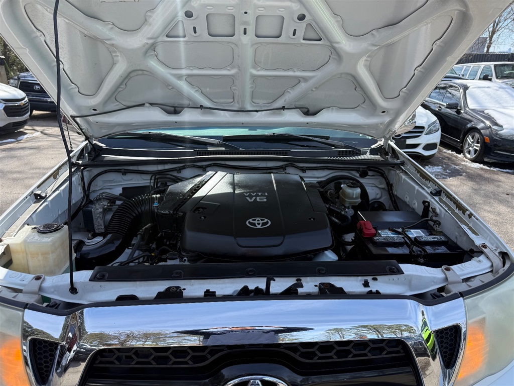 2011 Toyota Tacoma PreRunner V6 photo