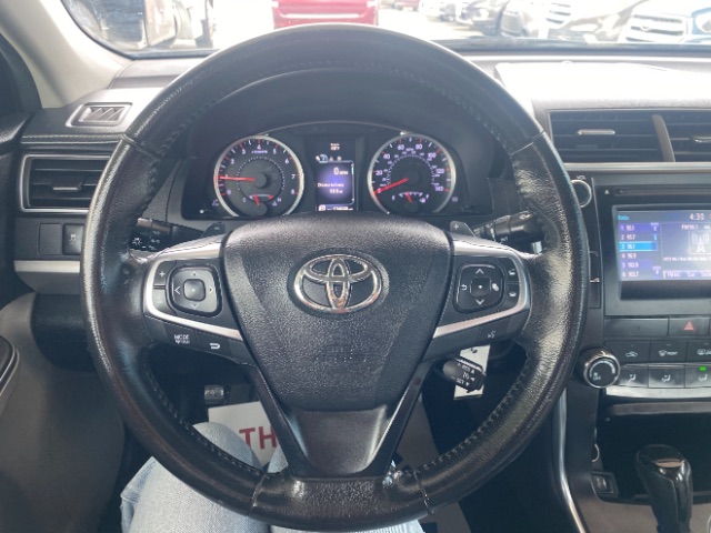 2016 Toyota Camry SE  photo
