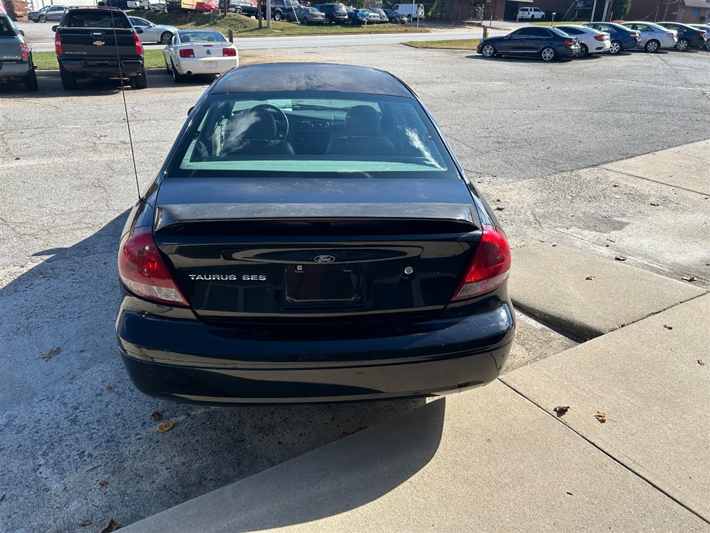 2004 Ford Taurus SES photo