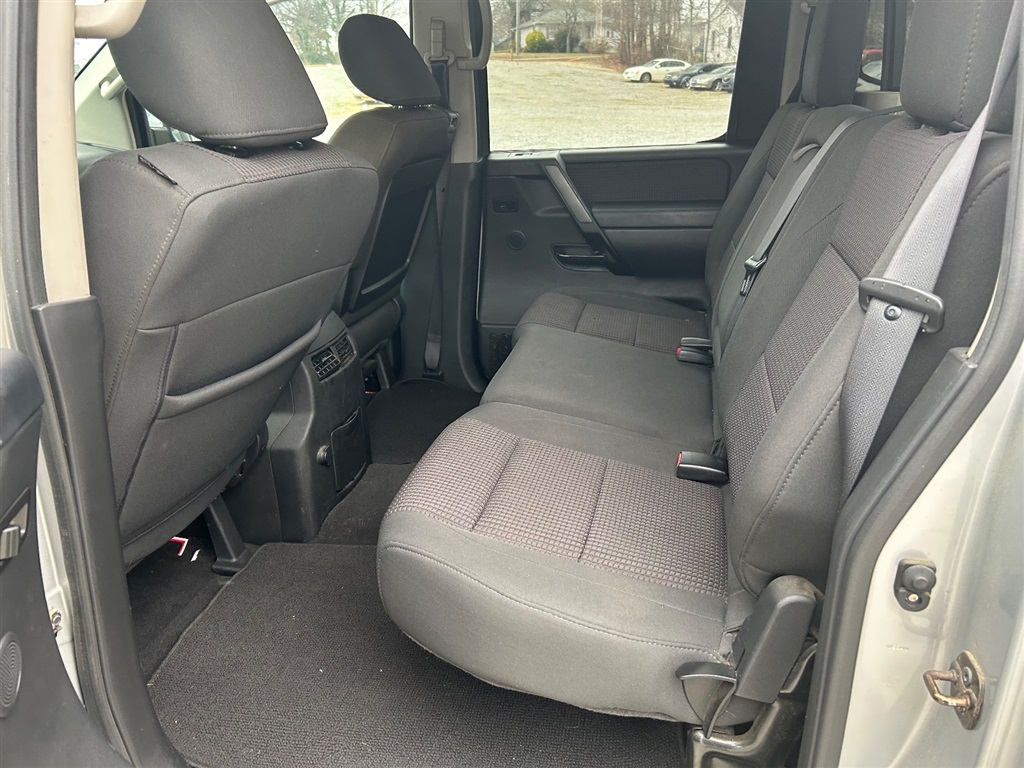 2012 Nissan Titan SV photo