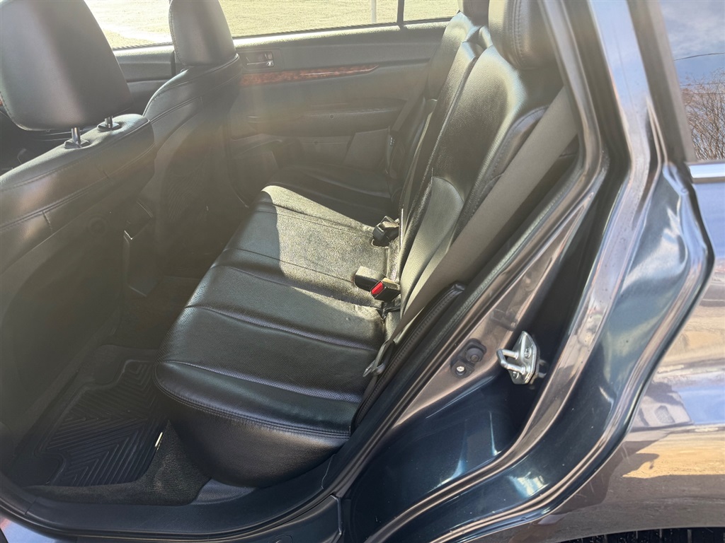 SubaruOutback 2.5i Limited5