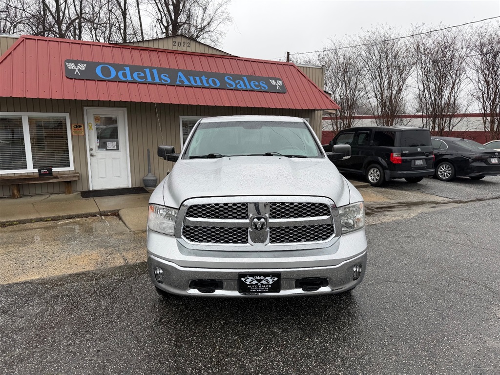 RAM1500 SLT Crew Cab SWB 4WD2