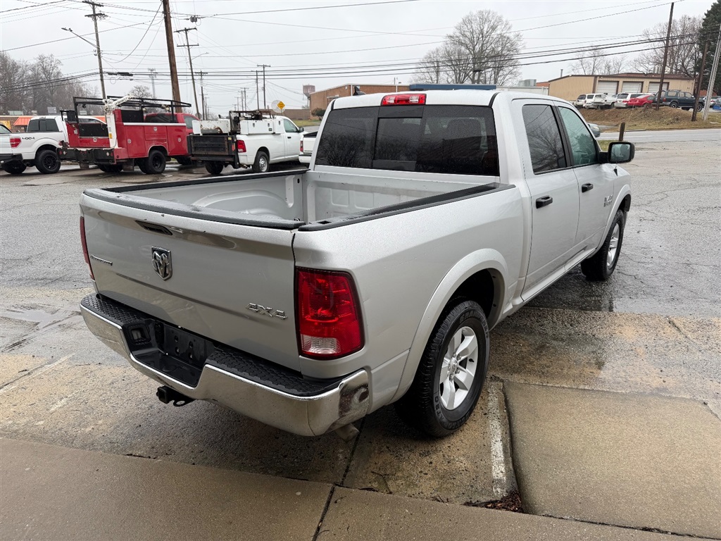 RAM1500 SLT Crew Cab SWB 4WD3
