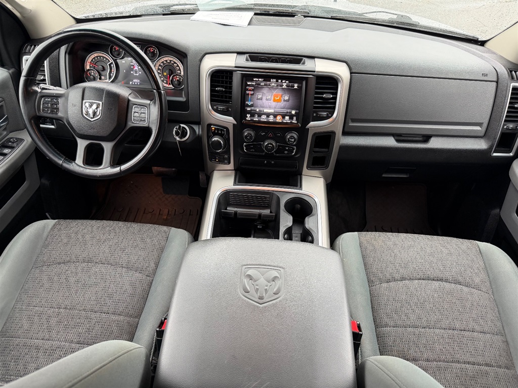 RAM1500 SLT Crew Cab SWB 4WD6