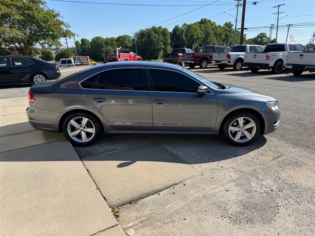 VolkswagenPassat 2.5L SE AT2