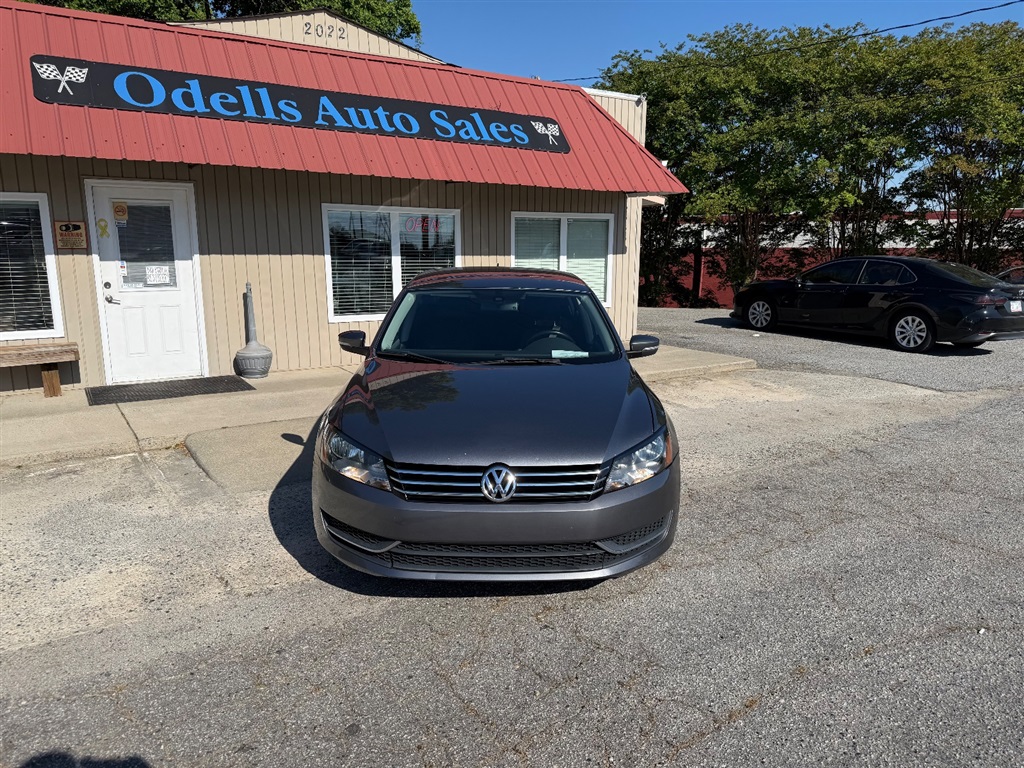 VolkswagenPassat 2.5L SE AT7