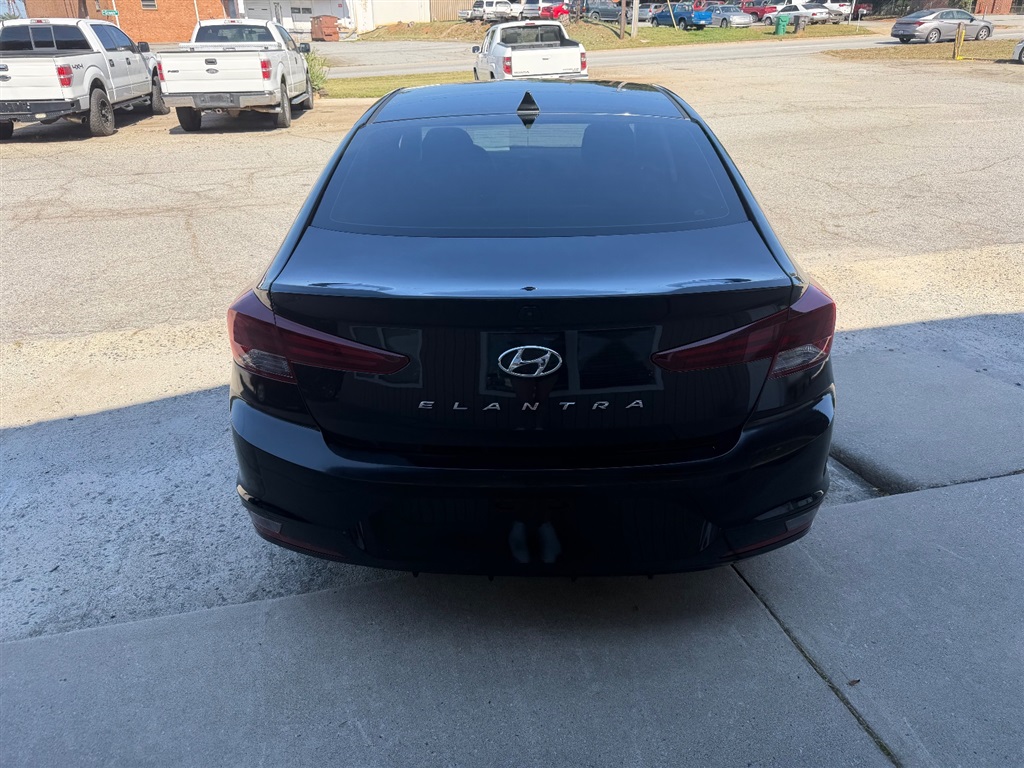 HyundaiElantra Limited5