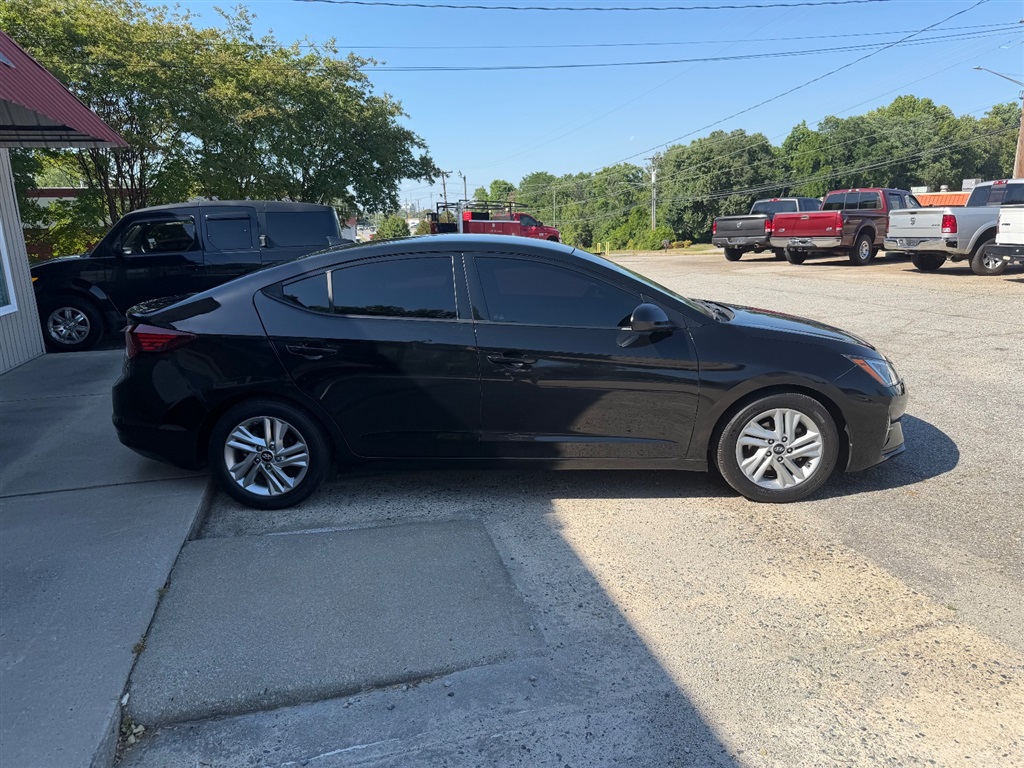 HyundaiElantra Limited6