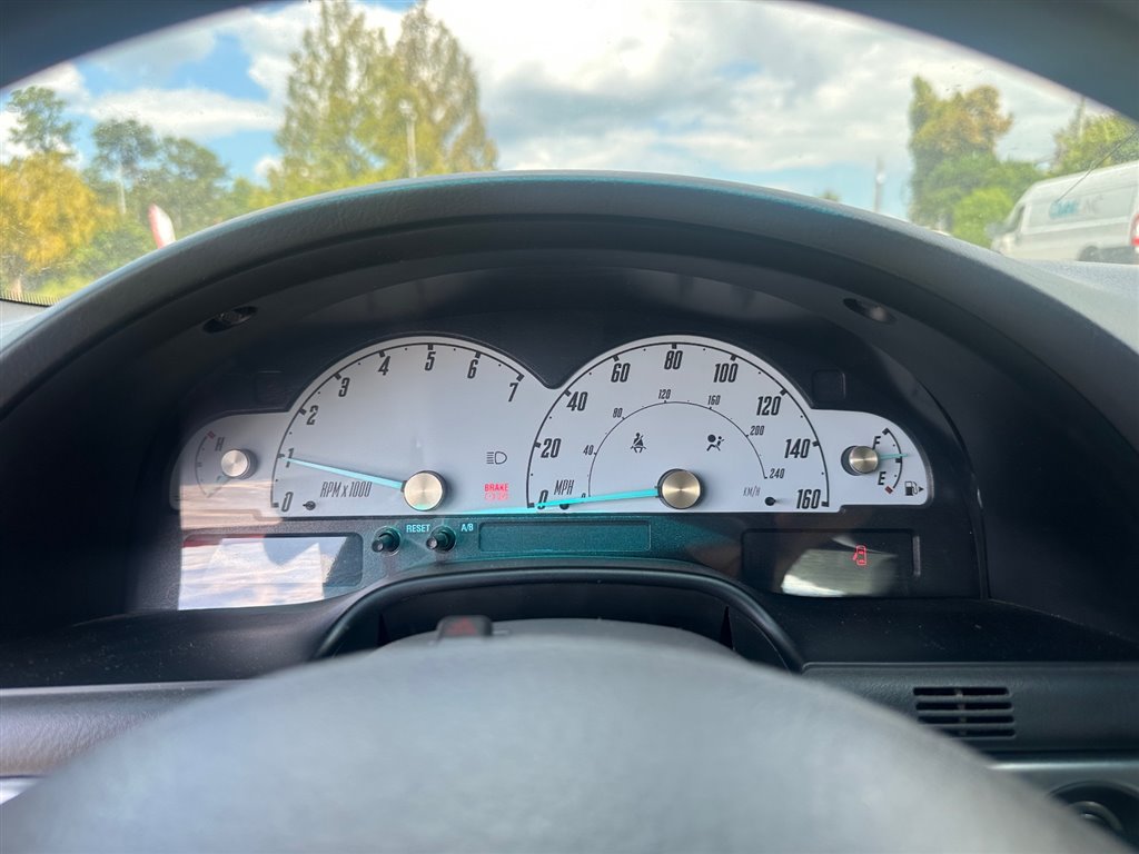 2002 Ford Thunderbird Deluxe photo 2