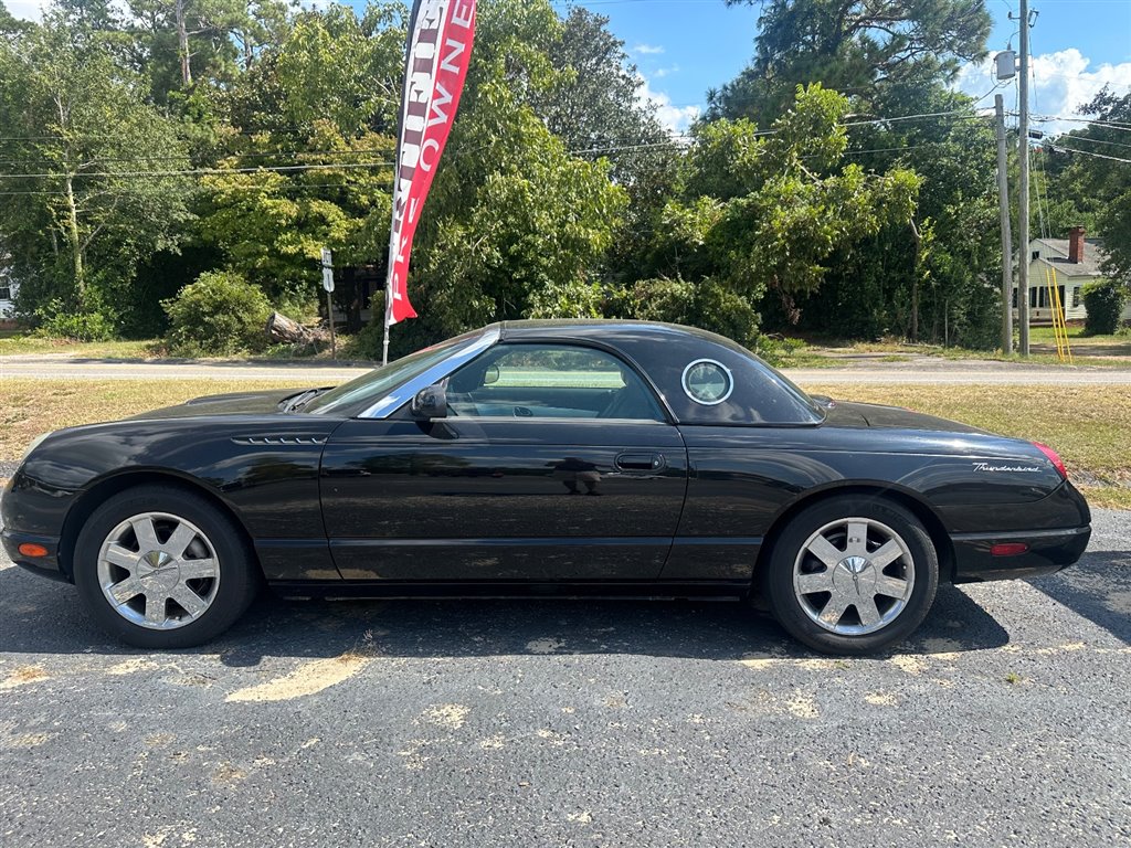 2002 Ford Thunderbird Deluxe photo 3