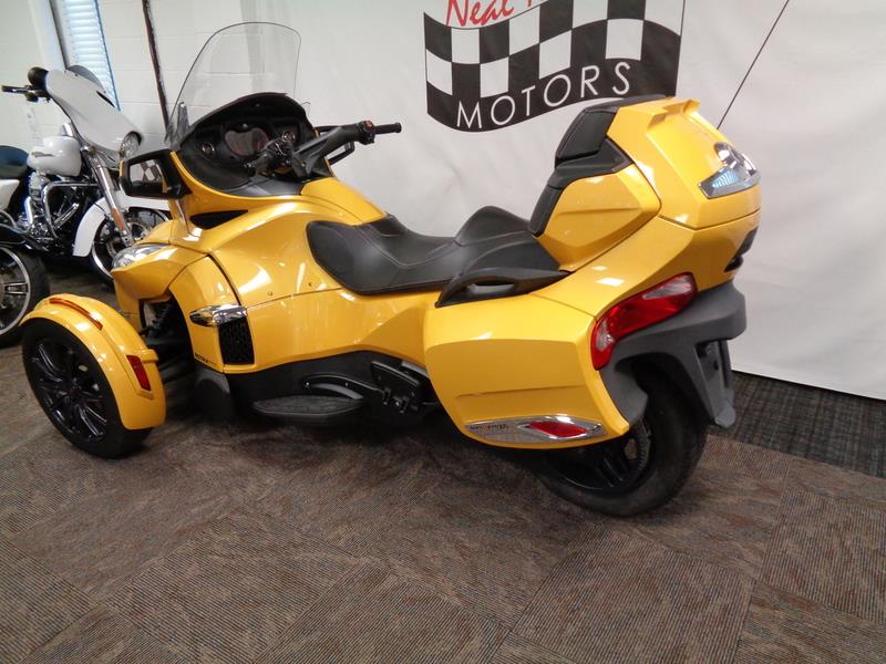 The 2013 Can-AM Spyder® RT-S SE5 