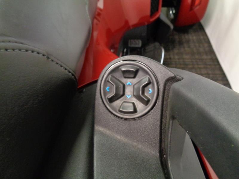 The 2015 Can-AM Spyder® RT Limited SE6 