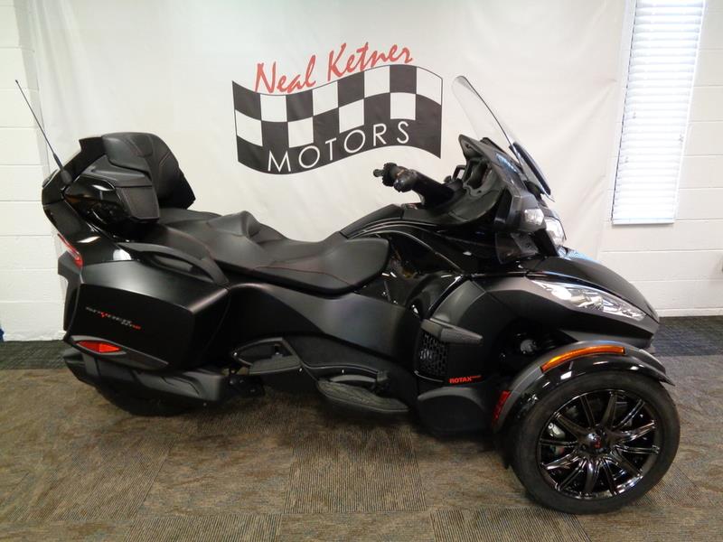 The 2016 Can-AM Spyder® RT-S Special Seri  photos