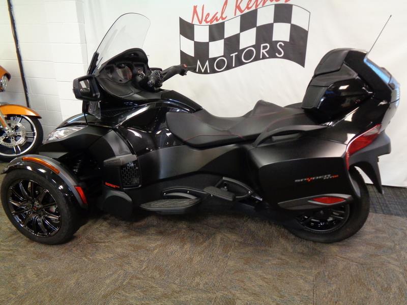 2016 Can-AM Spyder® RT-S Special Seri  photo