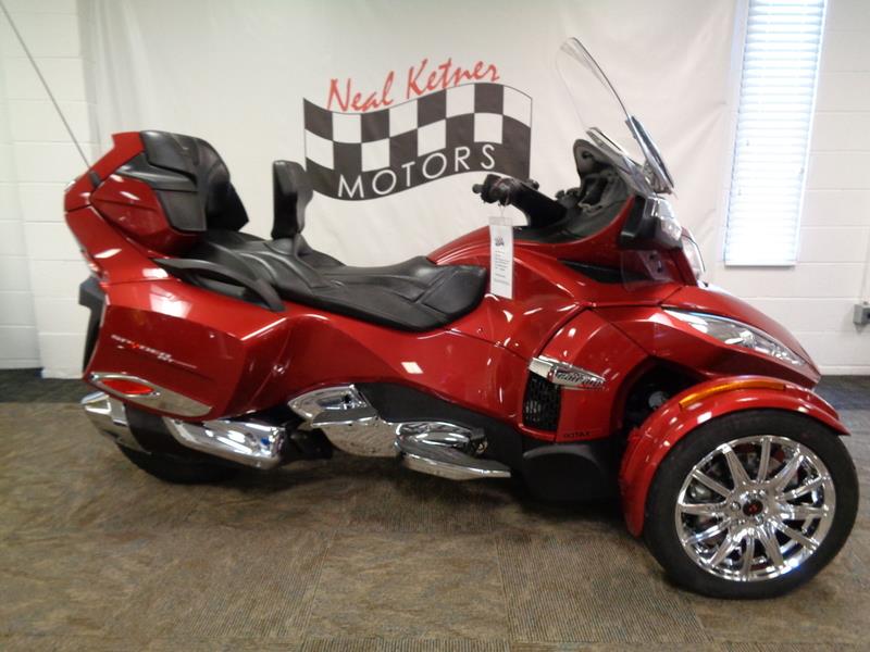 2015 Can-AM Spyder® RT Limited SE6  photo
