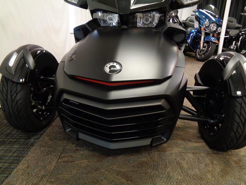 2016 Can-AM Spyder® F3 Limited Specia  photo
