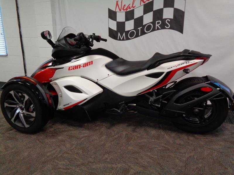 2015 Can-AM Spyder® RS-S SE5  photo