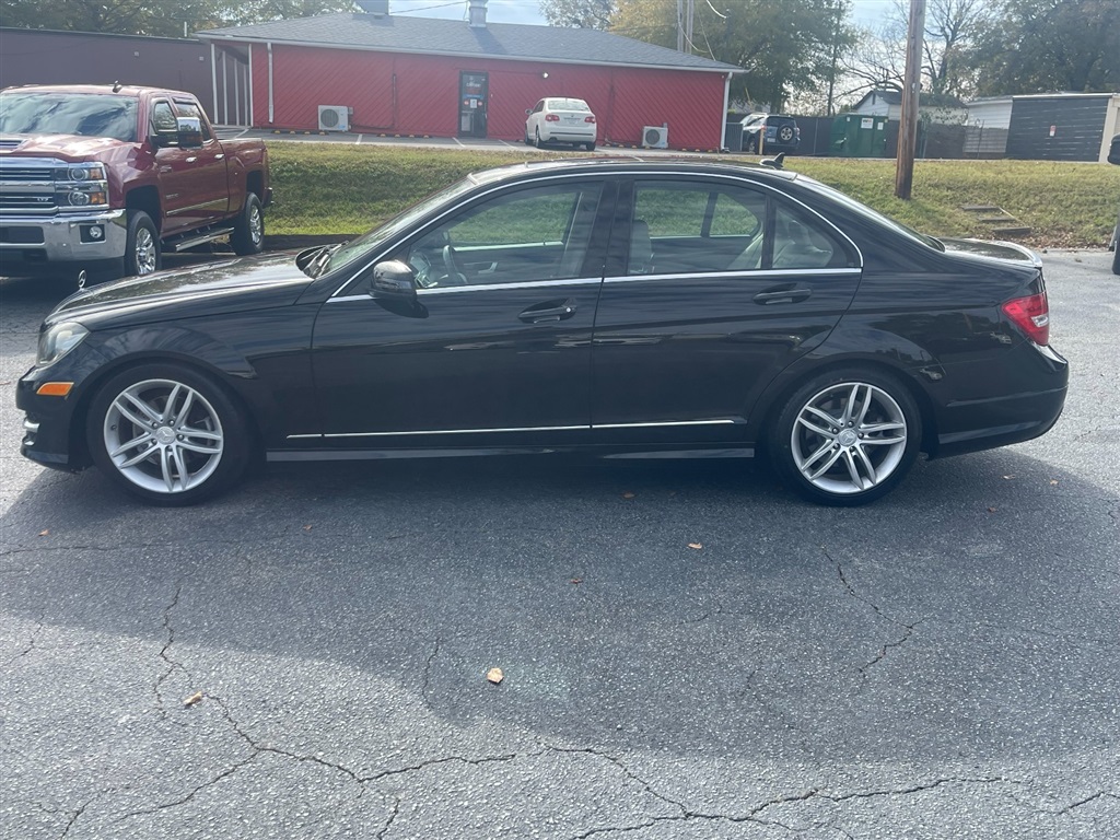 2012 Mercedes-Benz C-Class C300 4MATIC Luxury photo