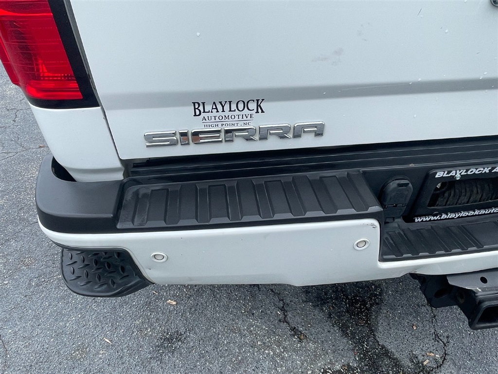 GMCSierra 2500HD Denali Crew Cab 4WD17