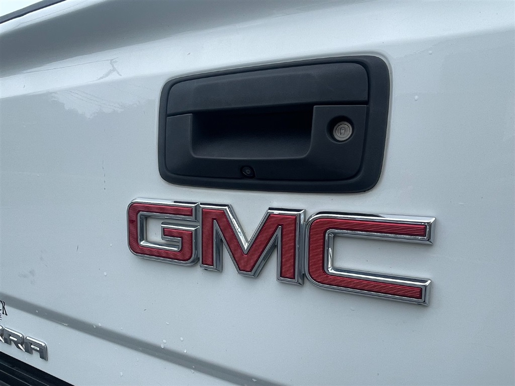 GMCSierra 2500HD Denali Crew Cab 4WD19
