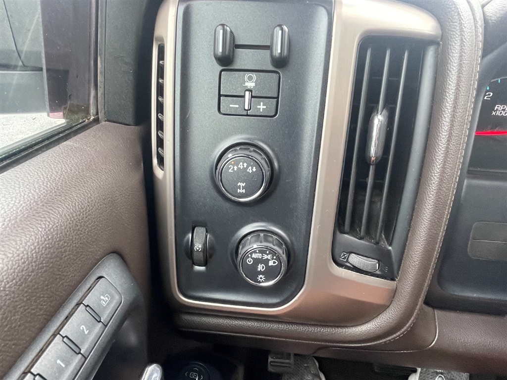 GMCSierra 2500HD Denali Crew Cab 4WD29