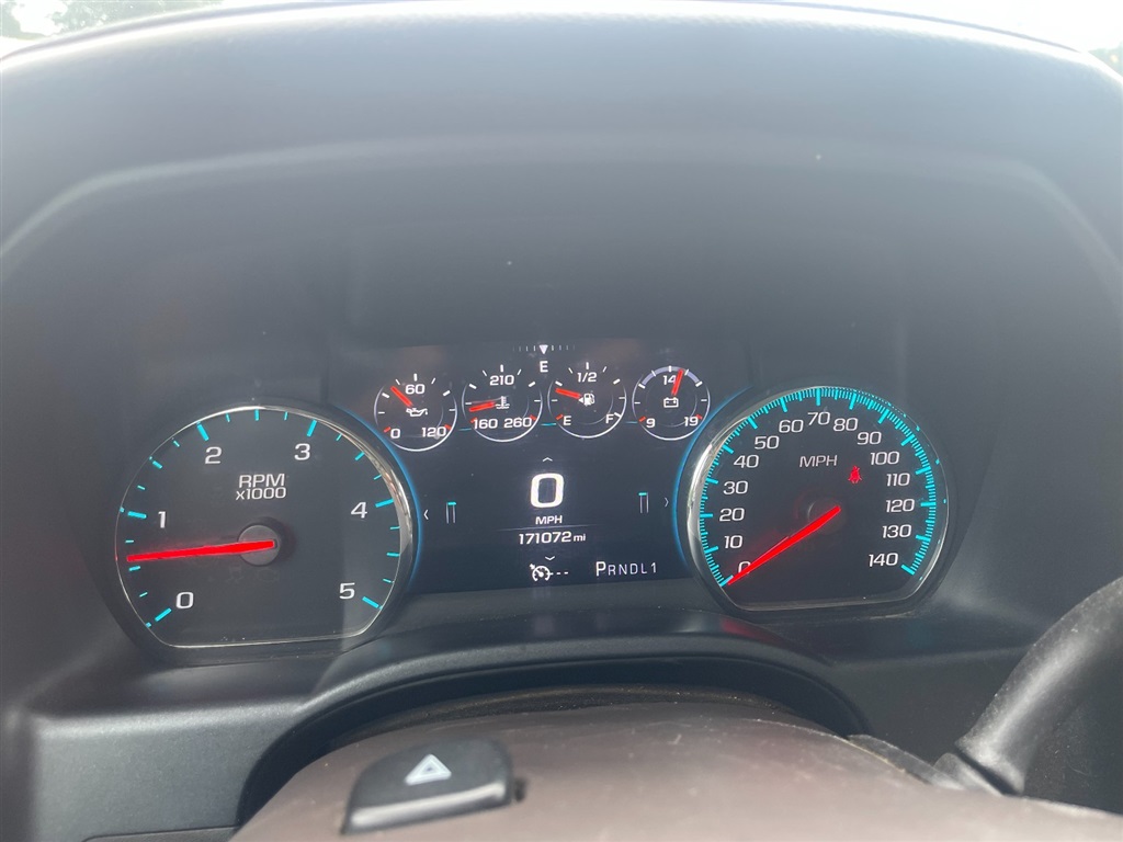 GMCSierra 2500HD Denali Crew Cab 4WD32