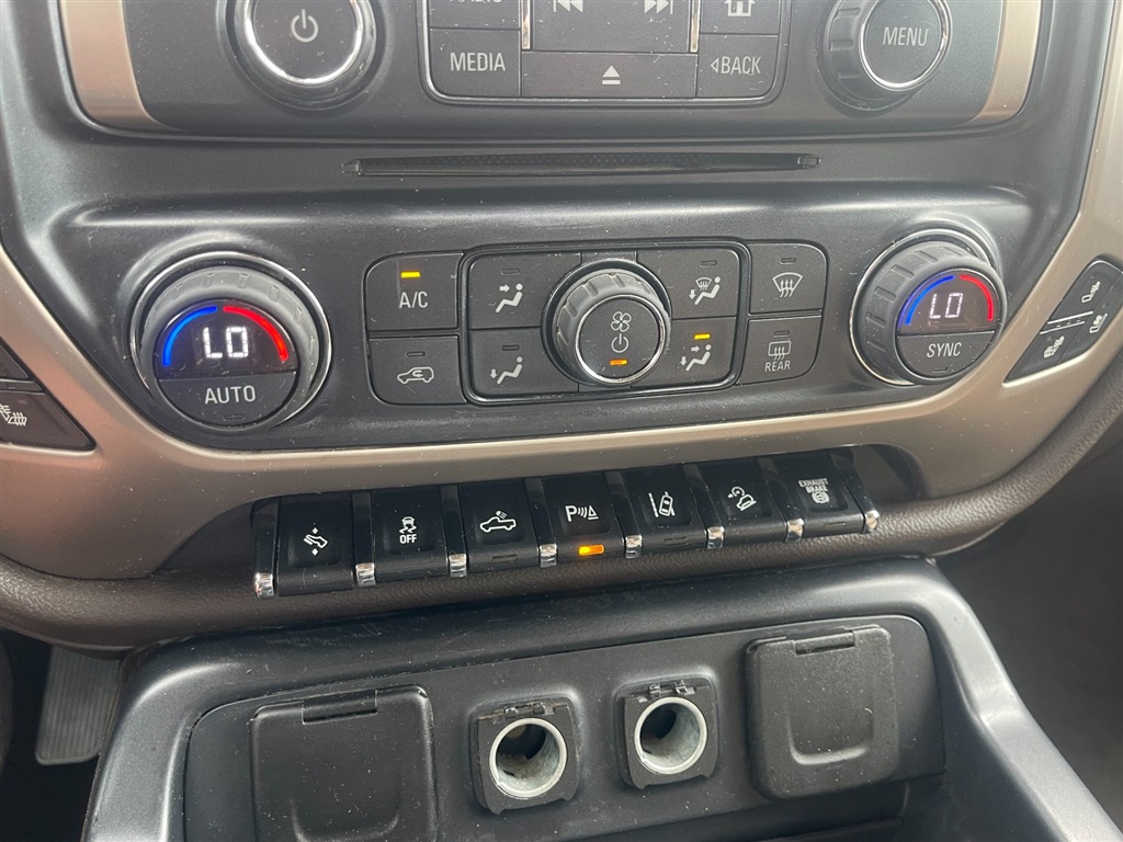 GMCSierra 2500HD Denali Crew Cab 4WD37