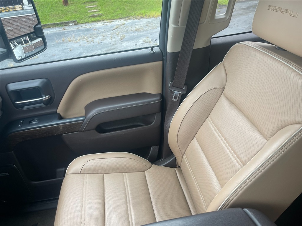 GMCSierra 2500HD Denali Crew Cab 4WD40